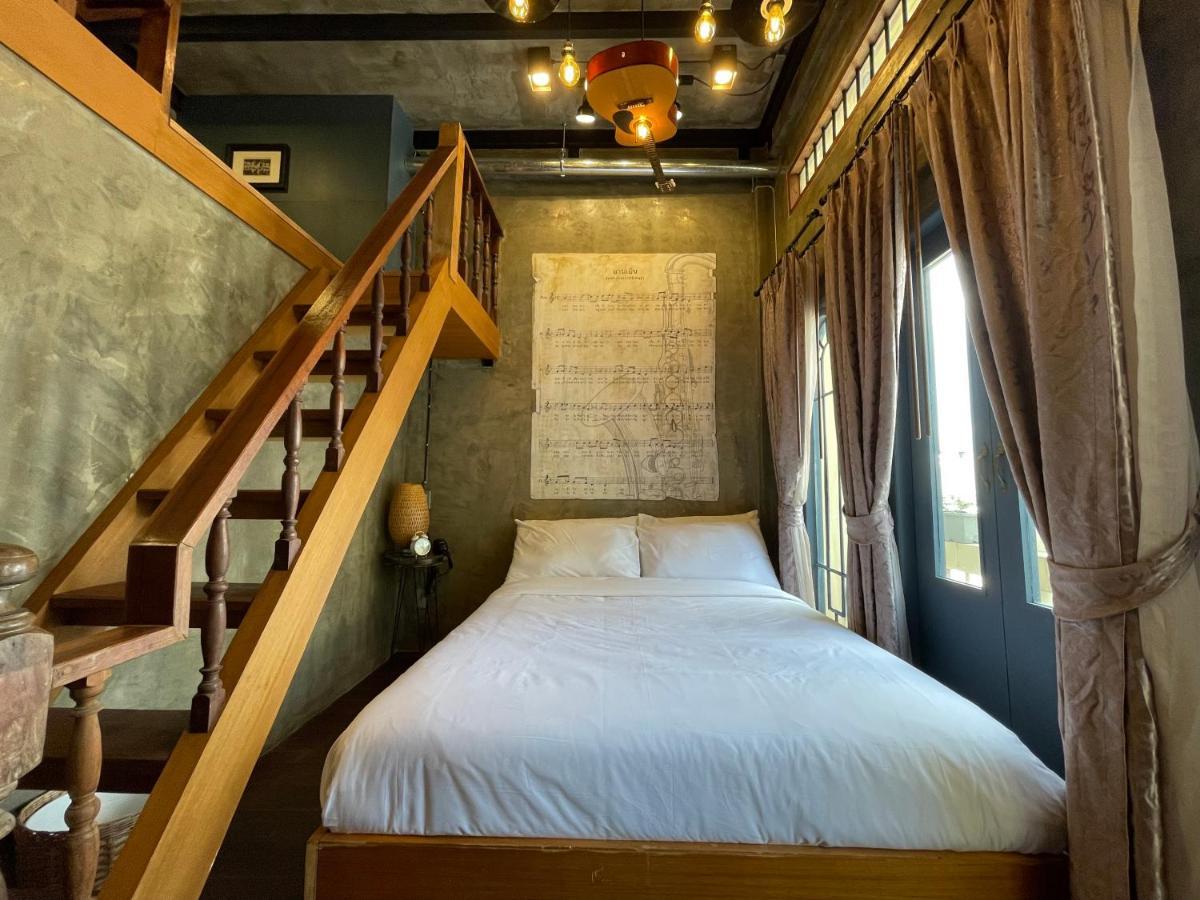 Central Old Town Cottage バンコク都 エクステリア 写真