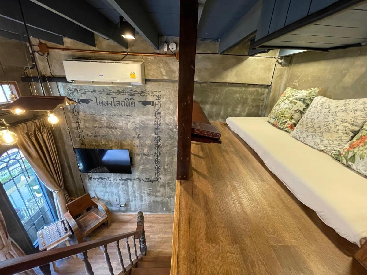 Central Old Town Cottage バンコク都 エクステリア 写真