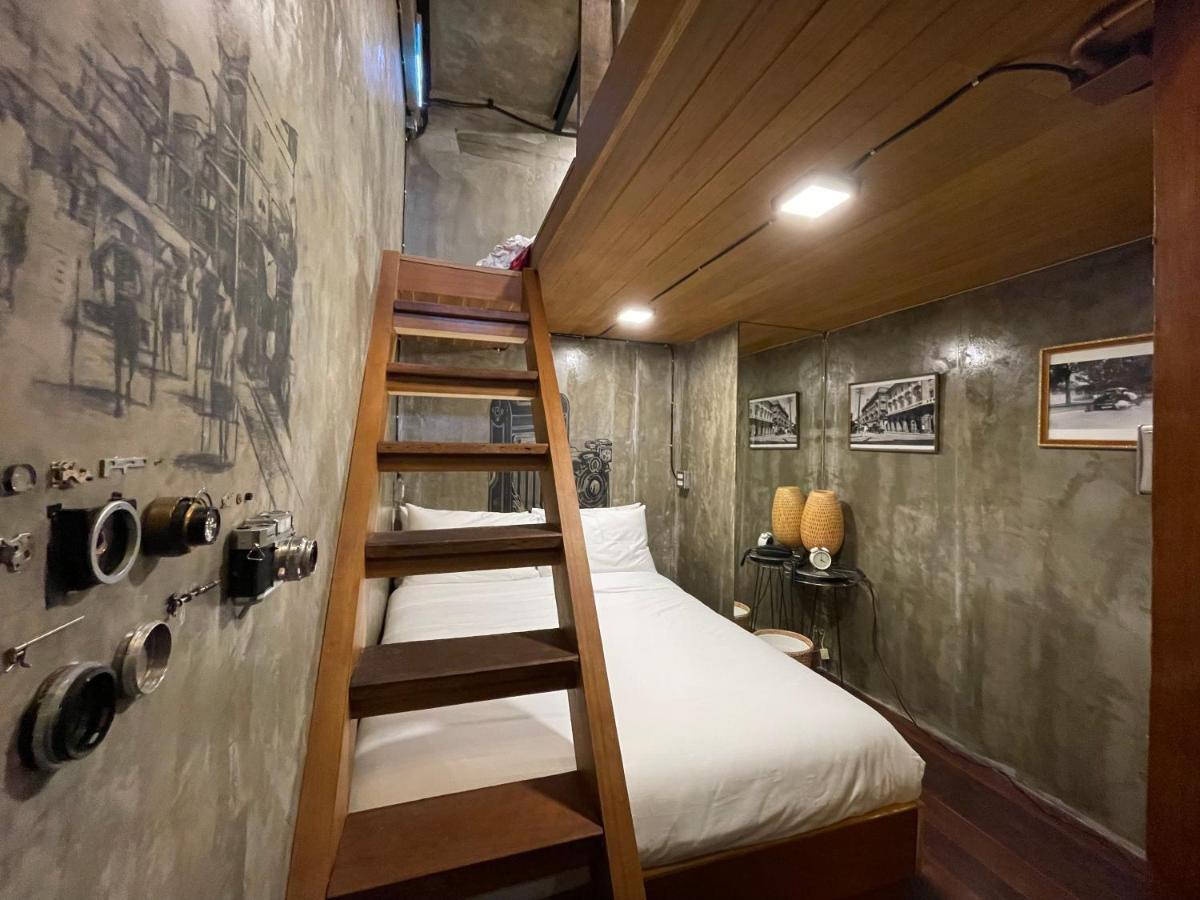Central Old Town Cottage バンコク都 エクステリア 写真