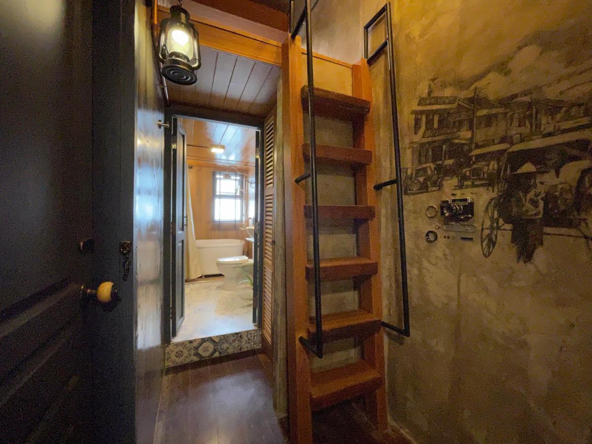 Central Old Town Cottage バンコク都 エクステリア 写真