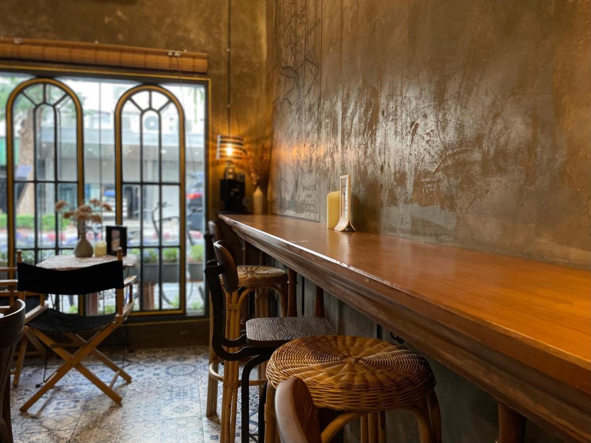 Central Old Town Cottage バンコク都 エクステリア 写真