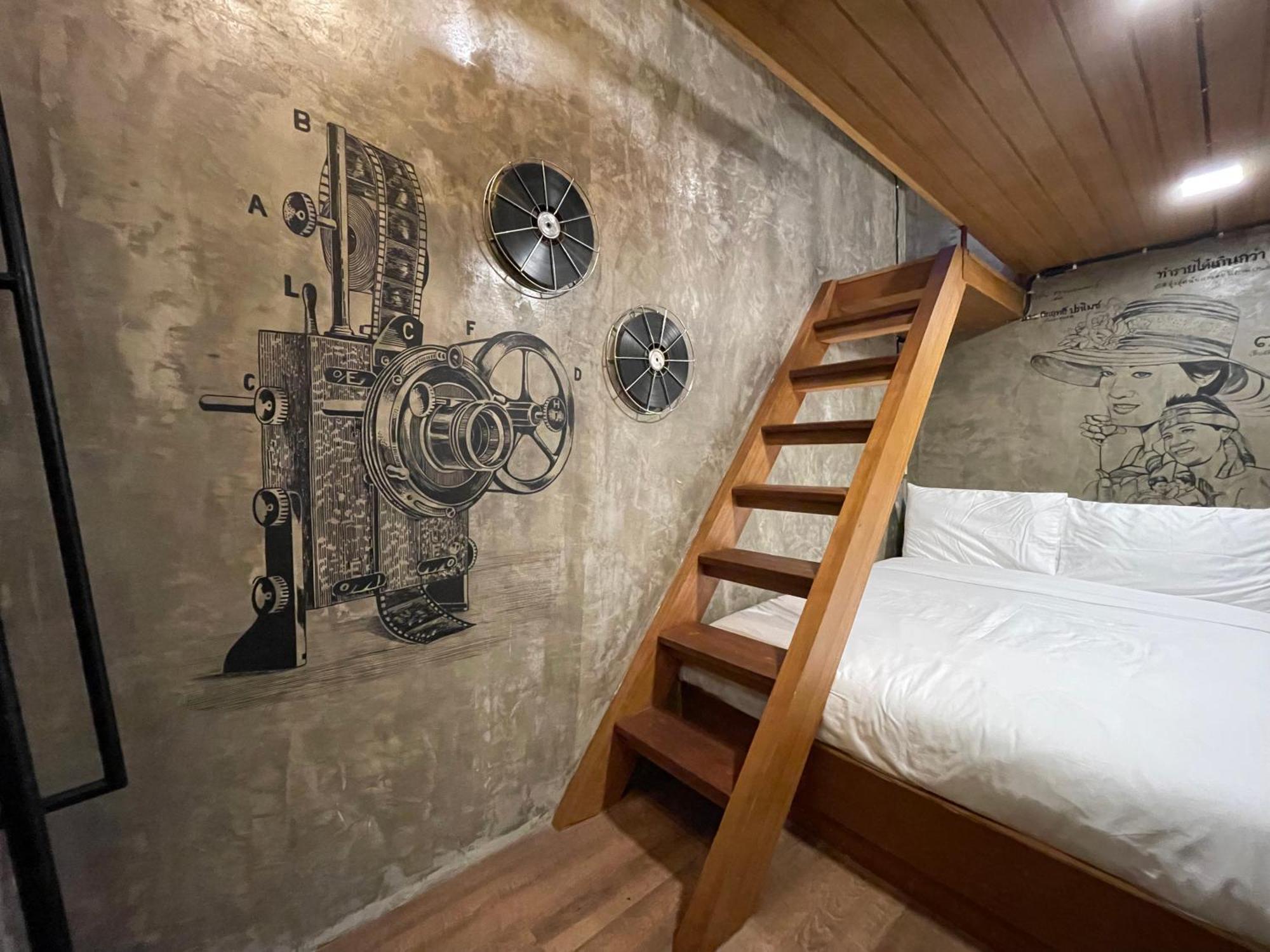 Central Old Town Cottage バンコク都 エクステリア 写真