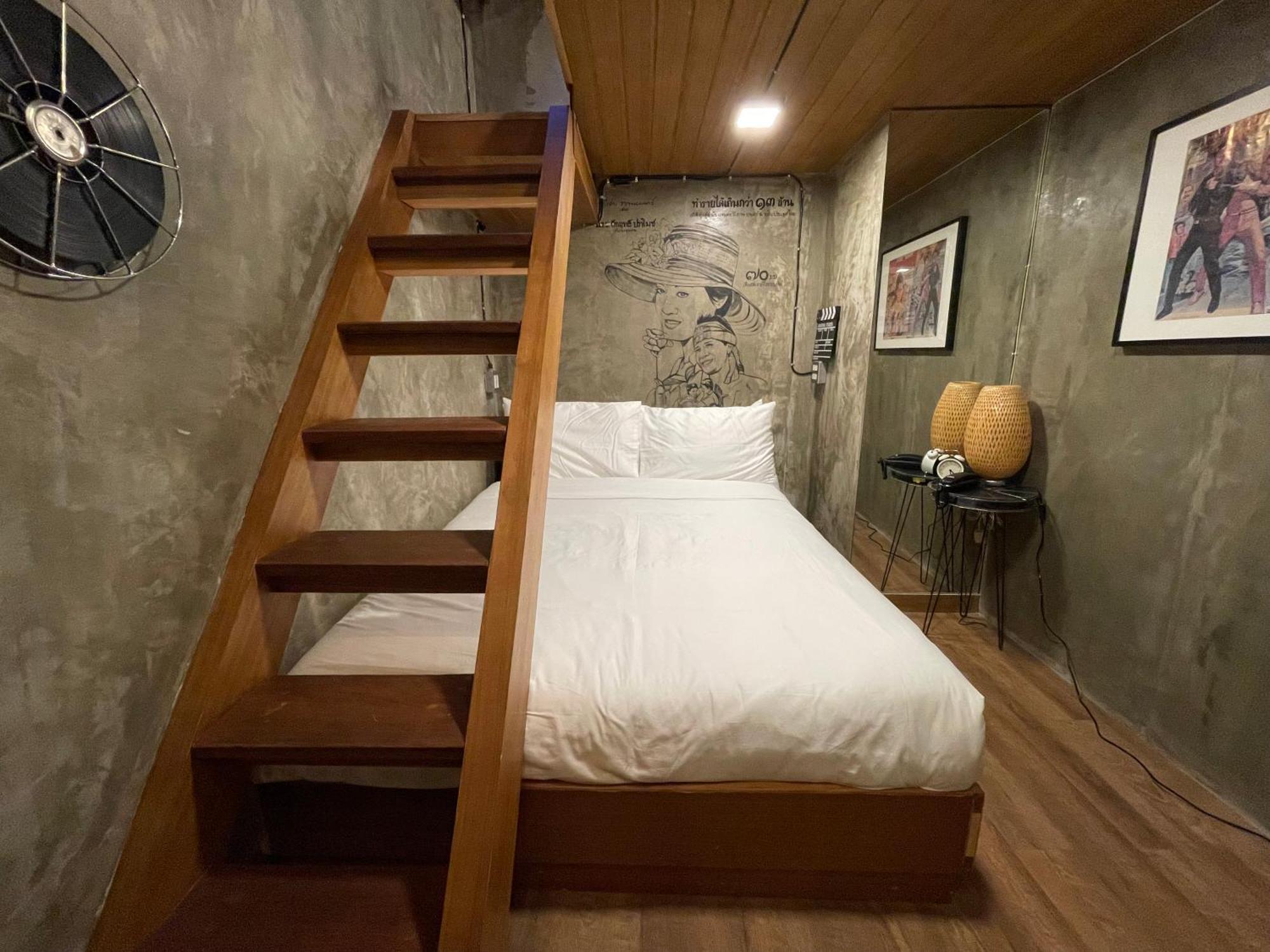 Central Old Town Cottage バンコク都 エクステリア 写真