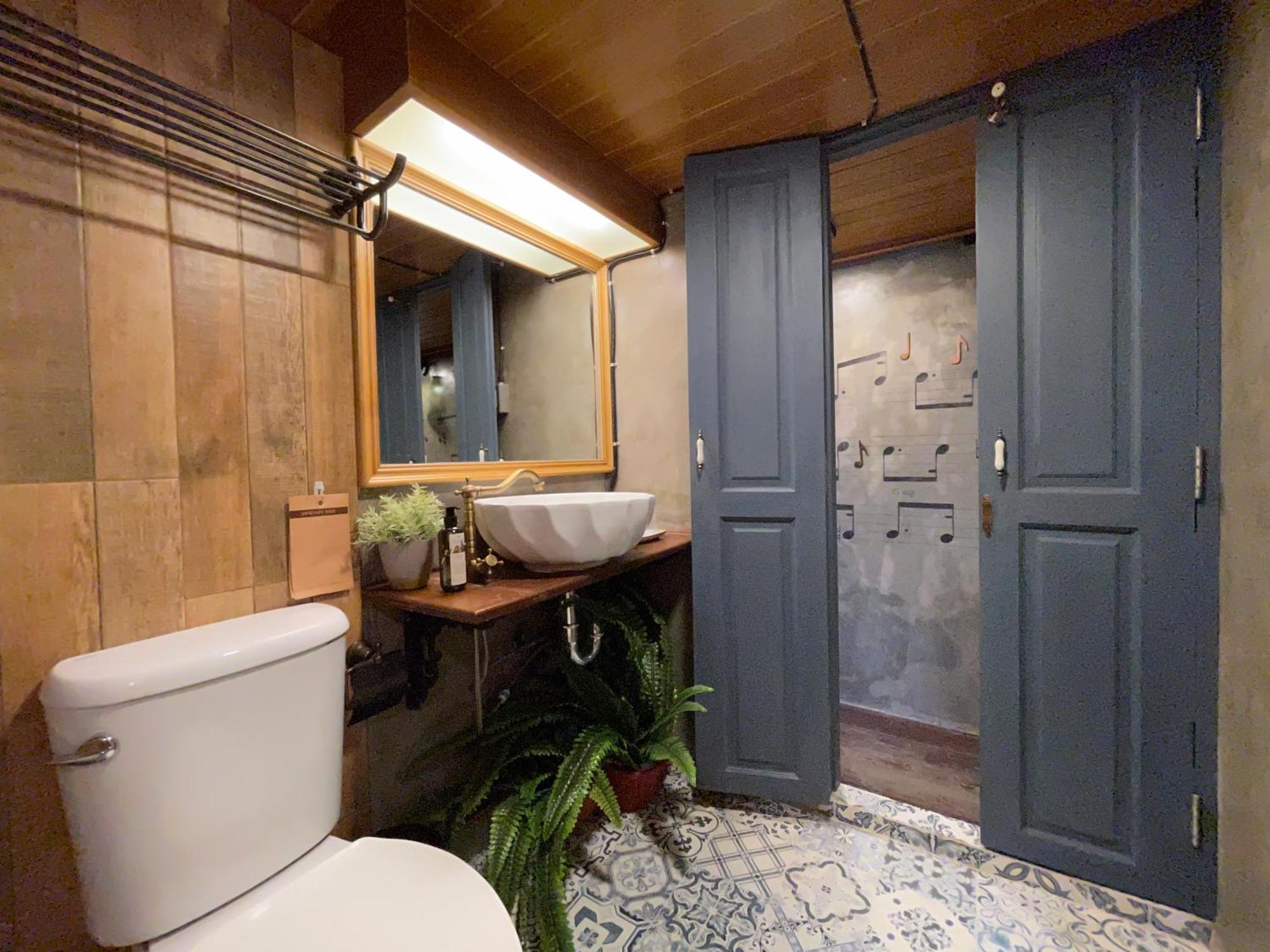 Central Old Town Cottage バンコク都 エクステリア 写真