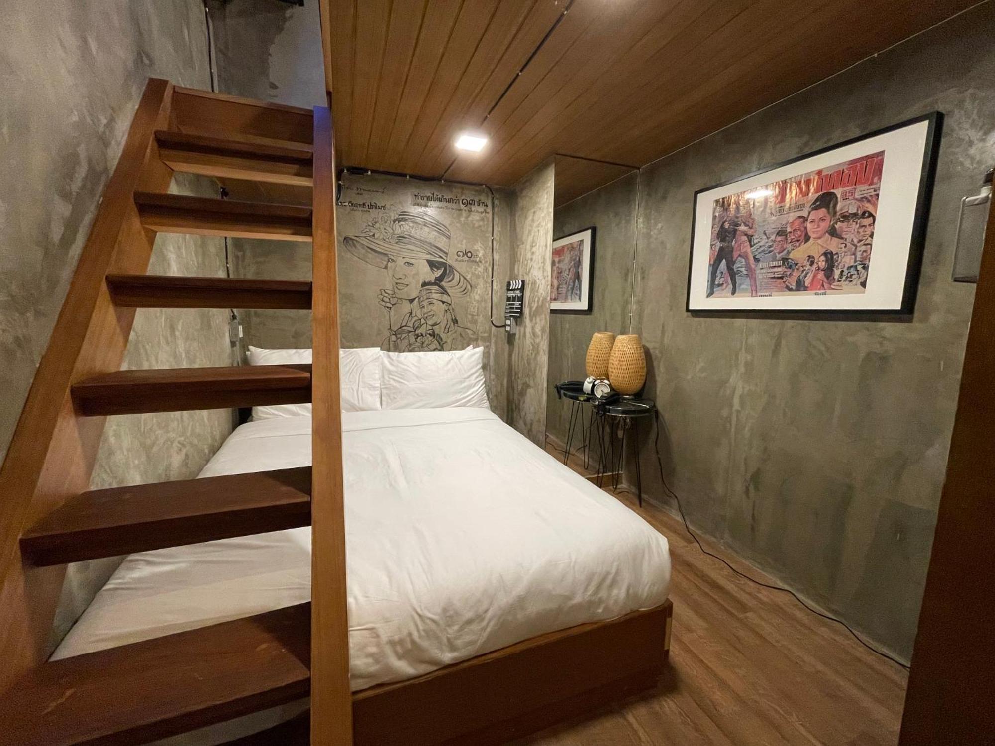 Central Old Town Cottage バンコク都 エクステリア 写真