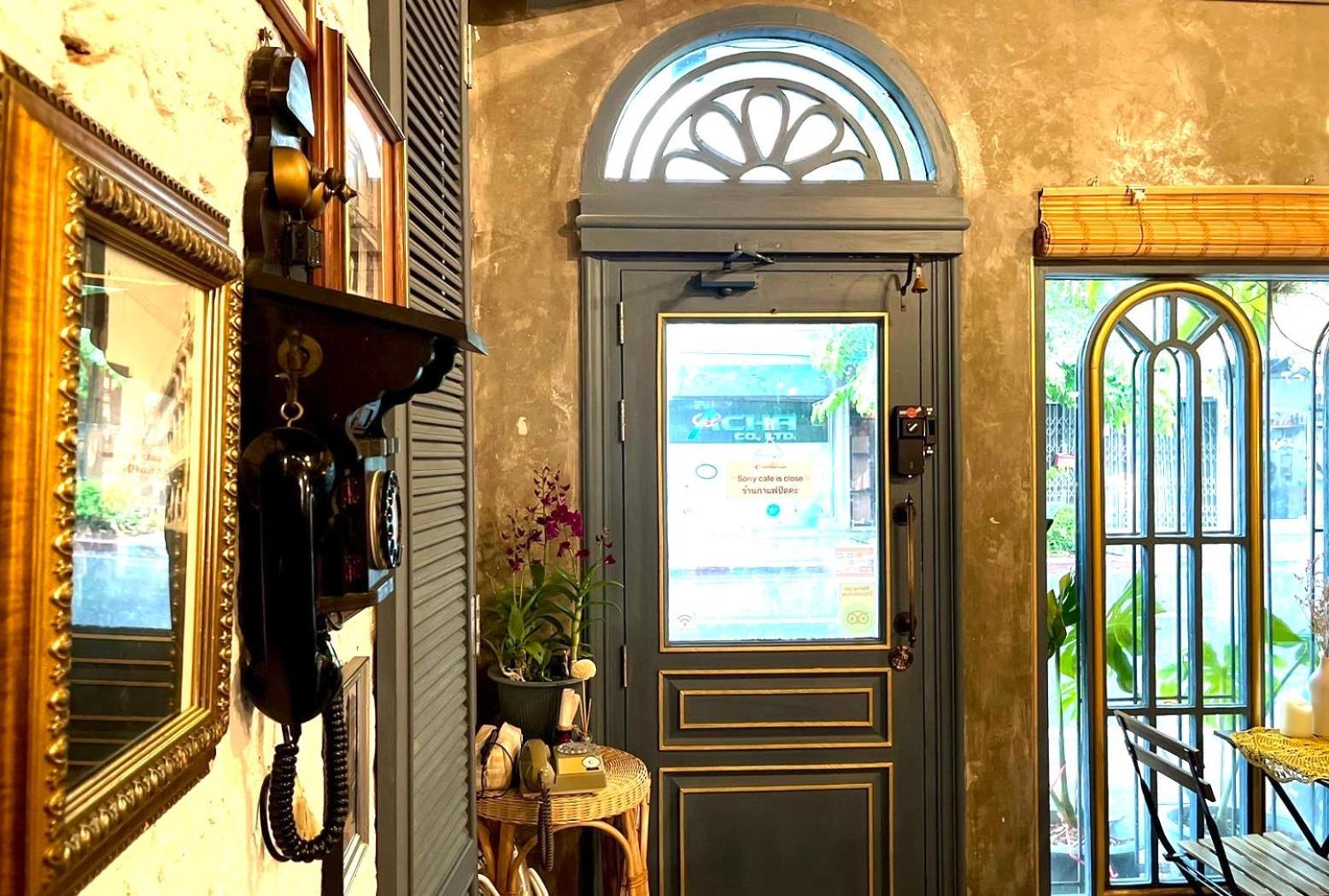 Central Old Town Cottage バンコク都 エクステリア 写真