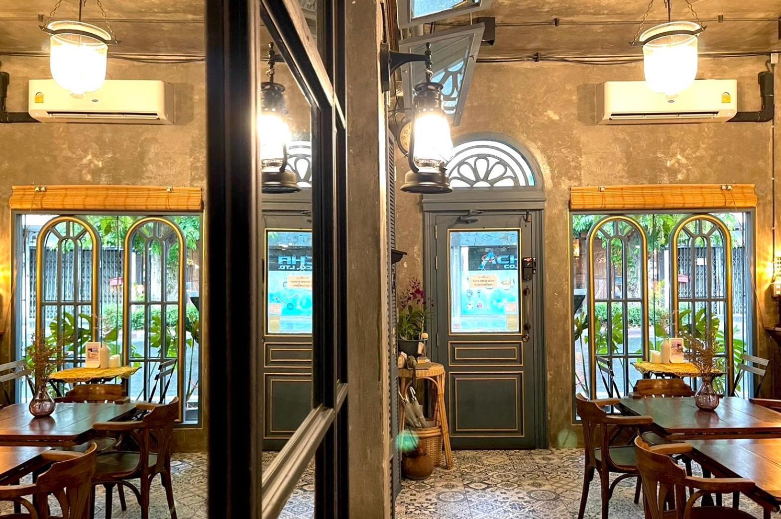 Central Old Town Cottage バンコク都 エクステリア 写真